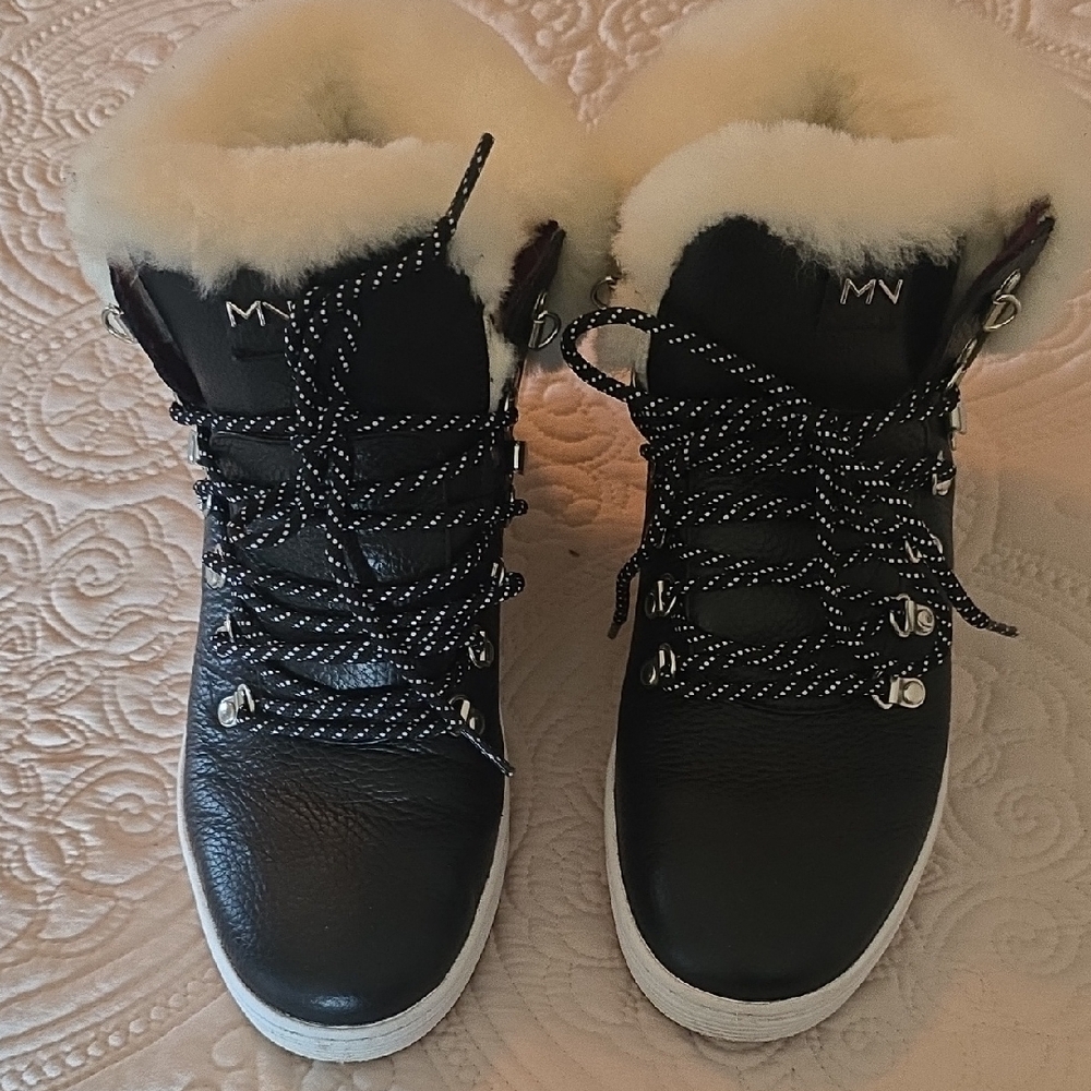 Mark Nason Black Winter Lace-Up Boots with Cream Faux-Shearling Collar